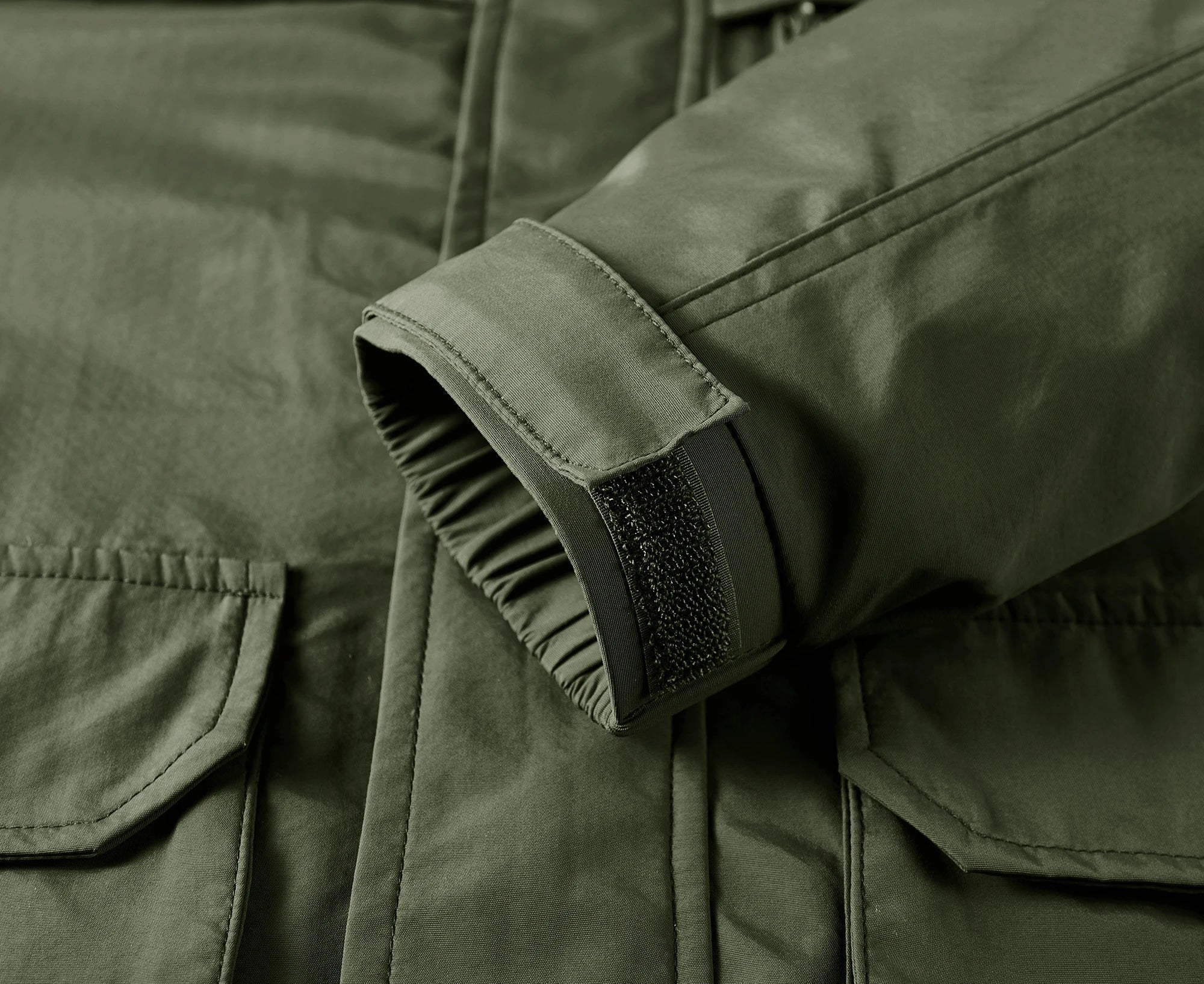 HAYES JACKET | LIGHT WARMTH FOR CHANGING SEASONS